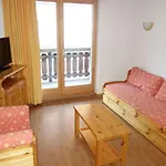 Welcoming With Balcony 南达